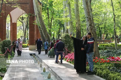 فصل لاله‌ها در باغ ایرانی