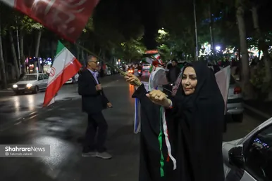 گزارش تصویری | دویست و بیستمین شب ایستادگی مردم مشهد در سنگر خیابان