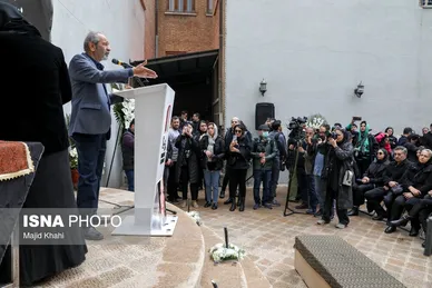 حضور هنرمندان در مراسم تشییع پیکر بیتا فرهی