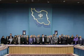 پزشکیان با اعضای شورای سیاست&zwnj;گذاری جشنواره&zwnj;های فجر دیدار کرد