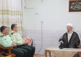 آیت&zwnj;الله مکارم&zwnj;: پلیس در برابر ناامنی&zwnj;ها به&zwnj;خوبی در میدان حضور کرد| دولت برای ساماندهی مشکلات اقتصادی اقدام جدی انجام دهد