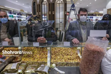 بازار مشهد در آستانه شب یلدا