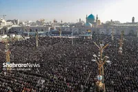 رکورد بیشترین شرکت‌کننده در نماز عید فطر مشهد شکسته شد | اقامه نماز ۱۴۱ هزارنفری در حرم امام رضا (ع)