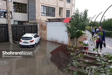 عکس‌هایی از آب گرفتگی محله مشکینی و خیابان امام‌دوست قاسم‌آباد (۲۹ اردیبهشت ۱۴۰۳)