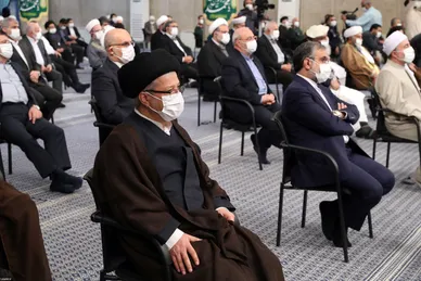 دیدار جمعی از مسئولان نظام و مهمانان شرکت کننده در کنفرانس وحدت اسلامی با رهبر معظم انقلاب
