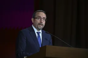 معاون وزارت خارجه آمریکا برای گفتگو درباره افغانستان به قطر و پاکستان سفر می&zwnj;کند