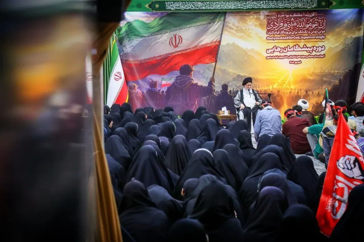 آیت‌الله سیداحمد علم‌الهدی: دانشجویان بسیجی با طرح و برنامه، فرصت را از دشمن در دانشگاه بگیرند | جریان مؤمن را در دانشگاه تقویت کنید