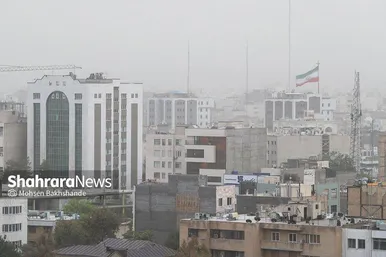 هجوم ریزگرد‌ها به آسمان مشهد (۴ شهریور ۱۴۰۲)