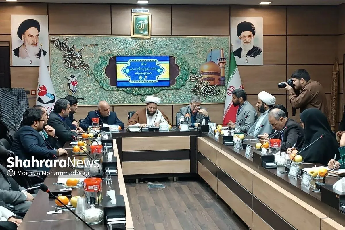 خیابان‌های مشهد، میزبان اکران هوشمند تصاویر شهدا در دهه فجر | مشهدالرضا (ع) شهر ۸۰۰۰ شهید مجاهد