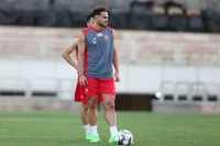 اورونوف پابه‌توپ شد