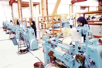 بررسی نرخ مشارکت اقتصادی و نرخ بیکاری زنان در گروه‌های سنی مختلف در بهار ۱۴۰۳ | پویایی زنان جوان در بازار کار