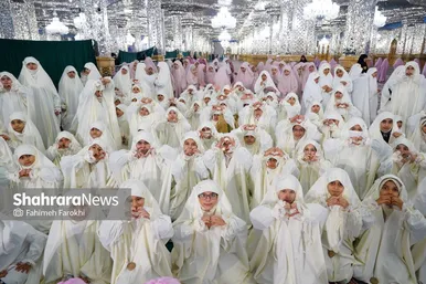 گزارش تصویری | جشن تکلیف دانش آموزان دختر مدارس غیر دولتی در حرم مطهر رضوی