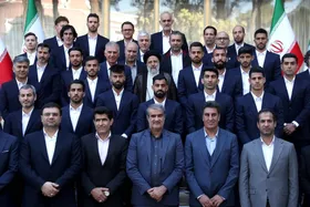 ملی&zwnj;پوشان به دیدار رئیس&zwnj;جمهور رفتند| بدرقه تیم ملی فوتبال ایران با حضور آیت&zwnj;الله رئیسی+ عکس
