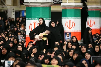 گزارش تصویری | مراسم بزرگداشت شهدای جنگ تحمیلی اخیر با حضور رهبر انقلاب اسلامی