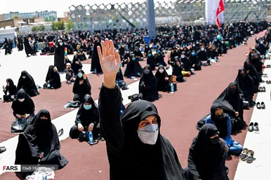 عزاداری و نماز ظهر عاشورا میدان امام حسین(ع) تهران