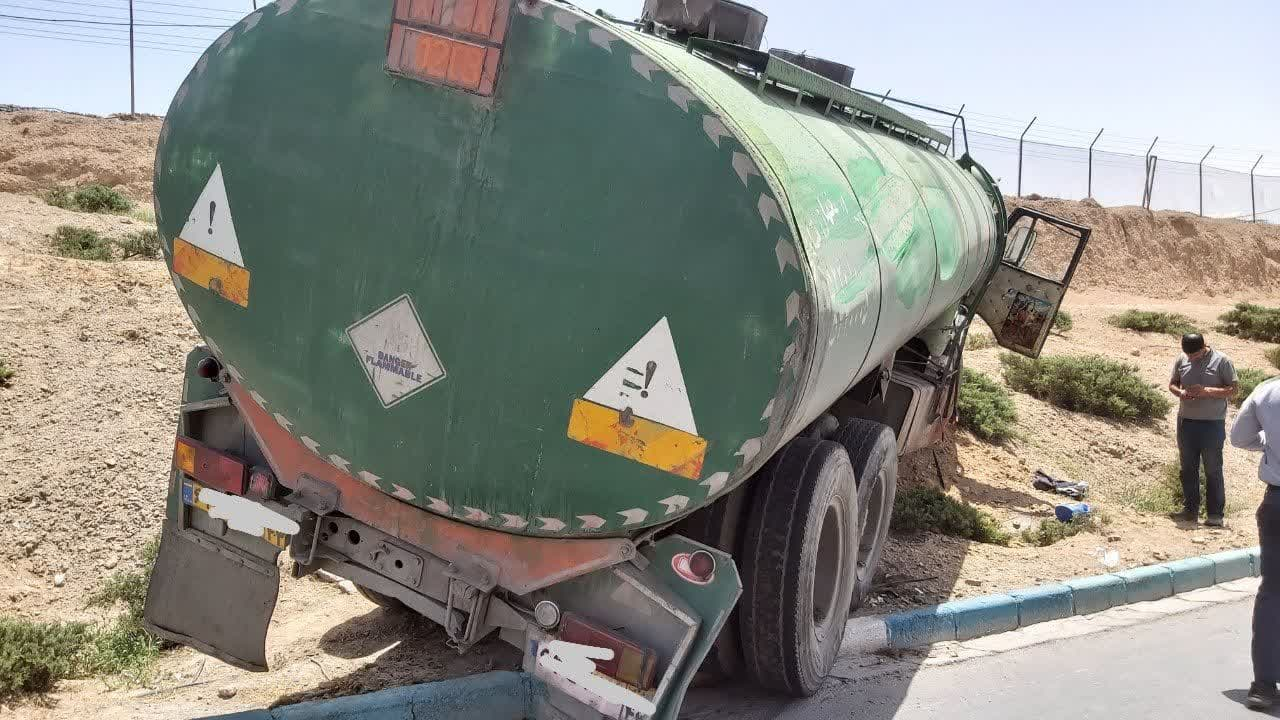 تصادف ۱۰ خودرو و تانکر حمل سوخت در اصفهان + فیلم و عکس