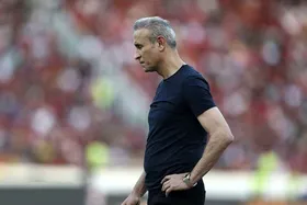 گل محمدی به دنبال ستاره های نوجوان در پرسپولیس