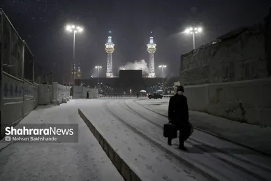 بارش برف زمستانی در حرم مطهر رضوی
