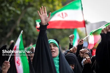 راهپیمایی مردم مشهد در محکومیت جنایت تروریستی در حرم مطهر شاهچراغ (ع)