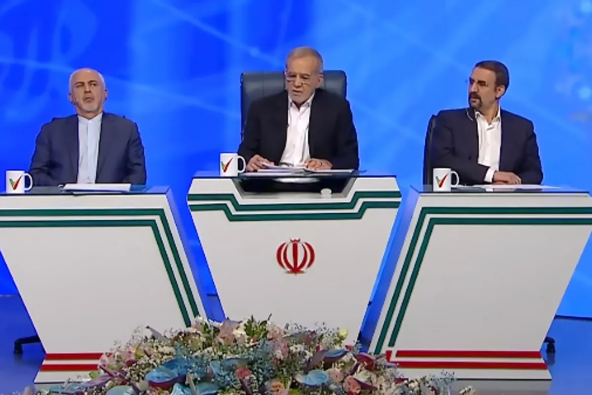 مسعود پزشکیان همراه با محمدجواد ظریف در «میزگرد سیاسی» شبکه سه حاضر شد + فیلم بخش‌های مهم نشست