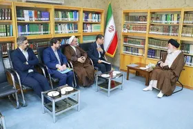 آیت&zwnj;الله علم&zwnj;الهدی: حل مشکلات دانشجویان، نیازمند ایجاد فضای گفت&zwnj;و&zwnj;گومحور است