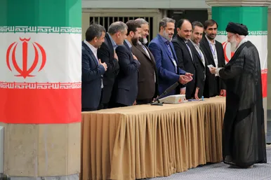 مرحله دوم رأی‌گیری انتخابات چهاردهمین دوره ریاست‌جمهوری با حضور رهبر معظم انقلاب اسلامی