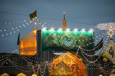  دعا برای سلامتی رئیس جمهور در حرم مطهر رضوی
