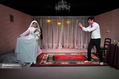 گزارش تصویری | نمایش «شربت زعفران، آویشن، پونه و چند قطره روغن گل مغربی»