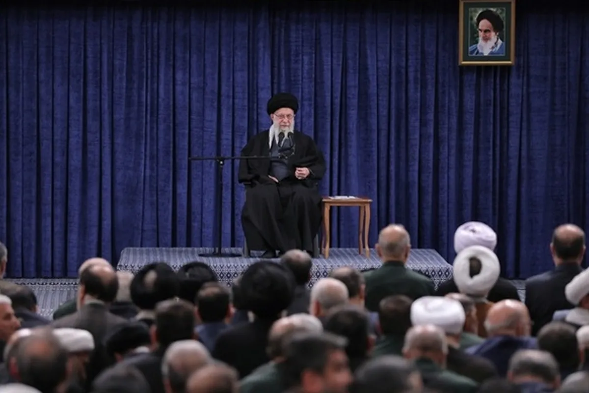 رهبر معظم انقلاب: رژیم صهیونیستی، سیلی اقدام در سوریه را خواهد خورد | فعالیت‌های وسیع زیر ساختی بخش شیرین اقتصاد است + فیلم و تصاویر