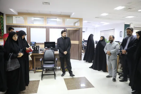 بازدید اعضای شورای اجتماعی محلات شهر مشهد از مؤسسه فرهنگی شهرآرا به مناسبت روز خبرنگار + فیلم و عکس