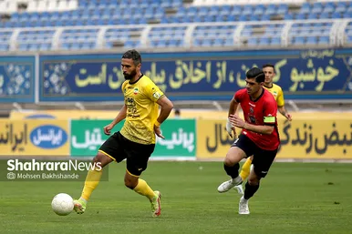 بازی دو تیم نساجی مازندران و سپاهان اصفهان در لیگ برتر