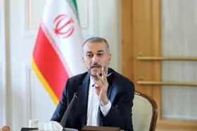 تاکید وزیر خارجه براهمیت همسایگان در سیاست خارجی ایران