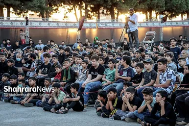حرکت کاروان نمادین اسرای کربلا در مشهد