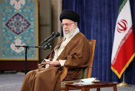 تاکید رهبر انقلاب بر لزوم شناخت دقیق ضعف&zwnj;های فرهنگی| می&zwnj;توان با کمک جوانانِ فعال، روحیه انقلابی را تجدید کرد+ عکس