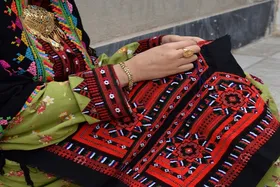 با لباس&zwnj;های محلی بانوان سیستان و بلوچستان بیشتر آشنا شوید
