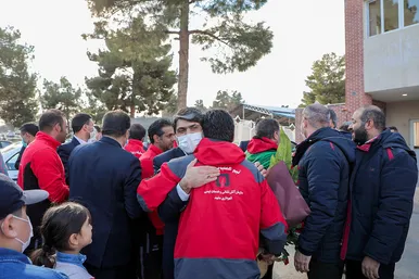 بازگشت آتش‌نشانان اعزامی از کنارک