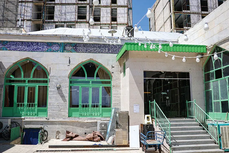 مسجد پنج‌گنبدی به یاد «دوات‌دار» دربار صفوی