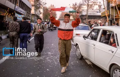 ۸ آذر ۱۳۷۶ روزی که ایران خندید