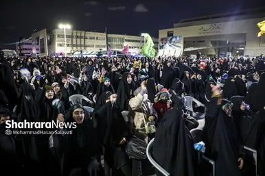 گزارش تصویری | گلباران حرم مطهر امام‌رضا (ع) در شب میلاد حضرت جوادالائمه (ع)
