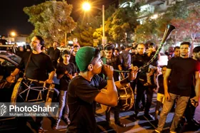 ویدئو| آیین سنتی &laquo;دمام زنی&raquo; در روز شهادت حضرت رضا(ع) در مشهد