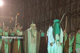 گفتگو با رضا صابری درباره نمایش &laquo;آسمان هشتم&raquo; که این&zwnj;شب&zwnj;ها در جوار حرم امام رضا (ع) اجرا می&zwnj;شود
