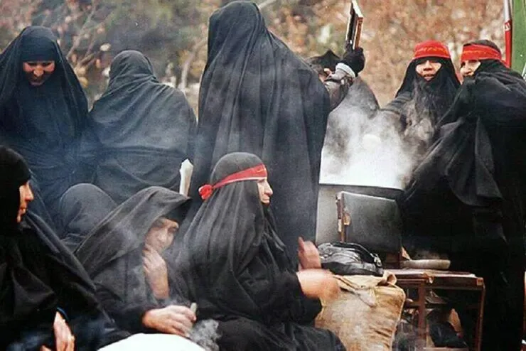 جای خالی بانوان پشتیبان و همراه جبهه های جنگ در یادمان و نماد‌های مشهد