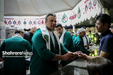 عرض ارادت قهرمانان ورزش ایران در حرم مطهر رضوی