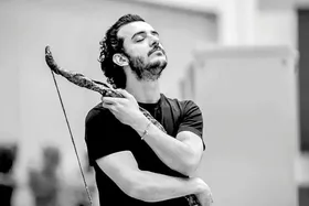 تئاتر &laquo;آرش&raquo; برای پنج اجرای دیگر تمدید شد (۲۰ مهر ۱۴۰۵) + تیزر و تاریخ&zwnj;های جدید
