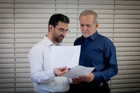 آذری&zwnj;جهرمی از بازنگری موضوع ممنوعیت واردات آیفون در دولت چهاردهم خبر داد: تصمیم نهایی با وزارت صمت است