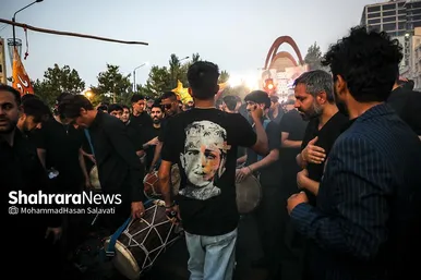 تصاویری از آئین خیمه سوزان عصر عاشورا در مشهد