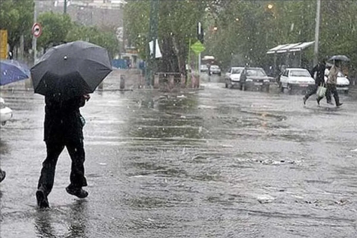 ۹ توصیه ایمنی مهم آتش نشانی در پی بارش باران و وزش باد شدید در مشهد (۱۸ اردیبهشت)