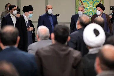 دیدار شاعران و اساتید ادبیات فارسی با رهبر انقلاب