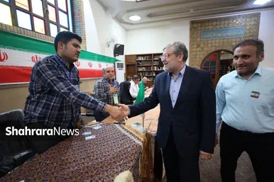 عکس‌هایی از بازدید شهردار مشهد از شعب اخذ رای در سطح شهر