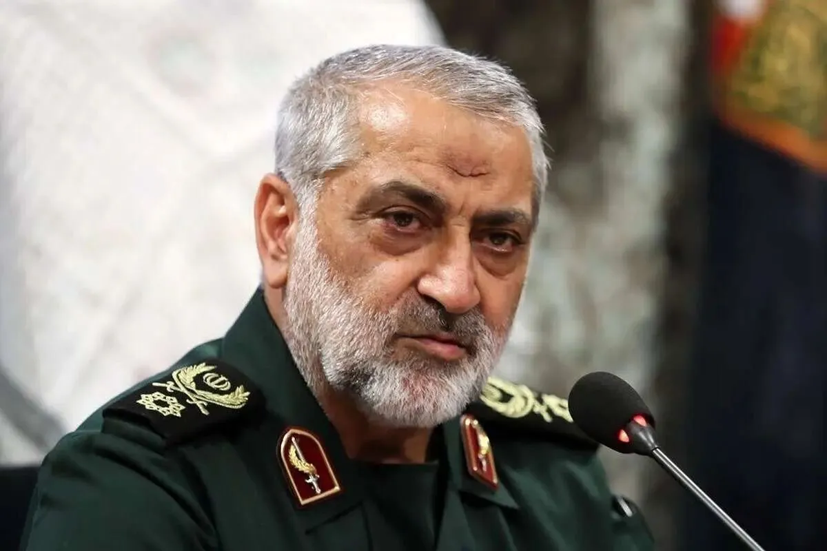 سخنگوی ارشد نیرو‌های مسلح خطاب به کشور‌های مسلمان: به قدرت پوشالی آمریکا اعتماد نکنید | ناو آبراهام لینکلن از دور عملیات خارج شد + فیلم
